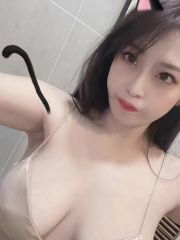 极品巨乳肉感小月亮